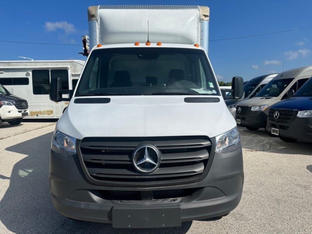 New 2022 Mercedes-Benz Sprinter 3500XD Chassis Standard Roof V6 Truck
