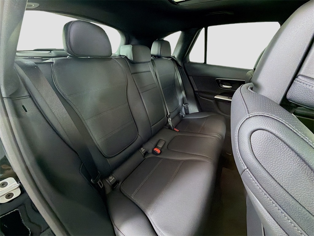 2026 Mercedes-Benz GLC 29
