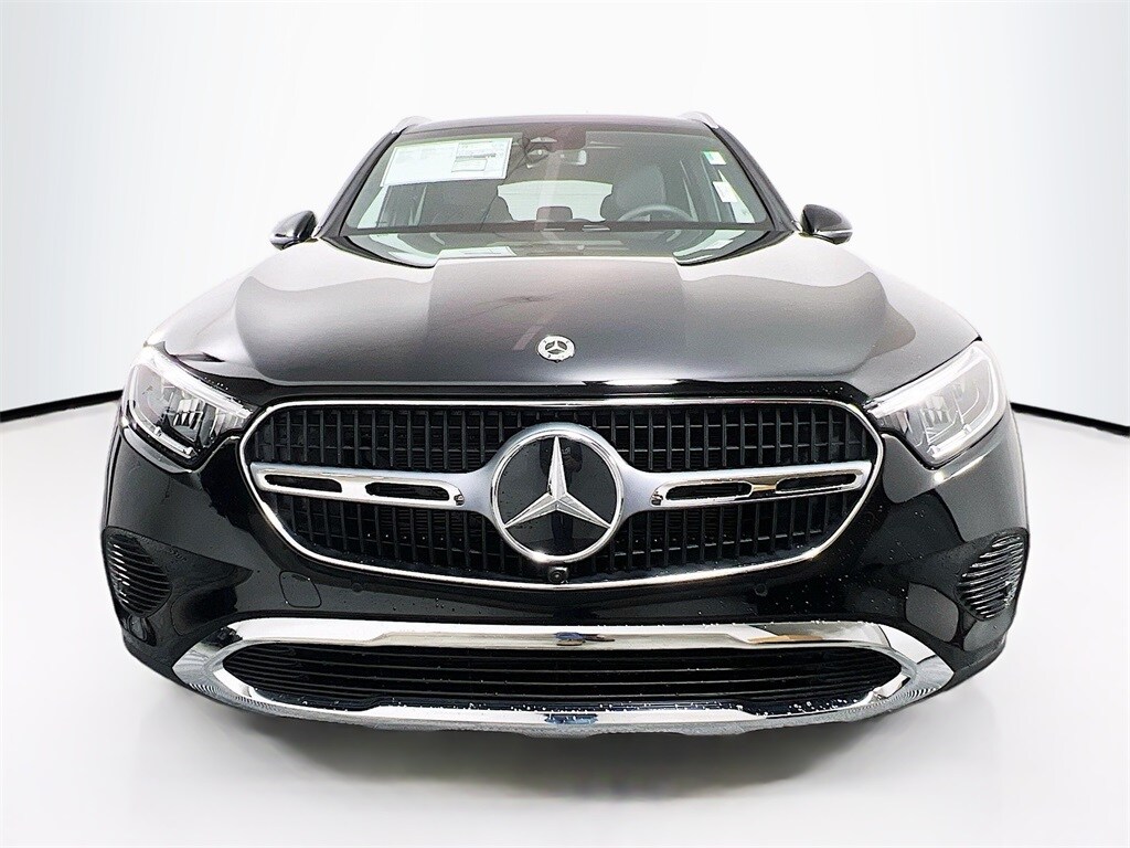 2025 Mercedes Benz GLC 300 4MATIC photo 2