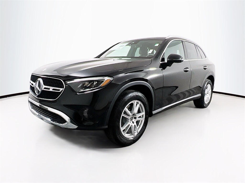 2025 Mercedes Benz GLC 300 4MATIC photo 3