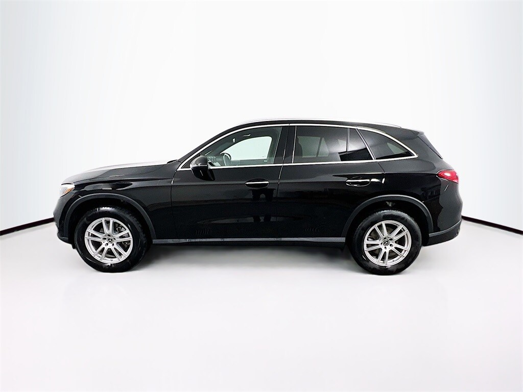2023 Mercedes Benz GLC 300 4MATIC photo 4