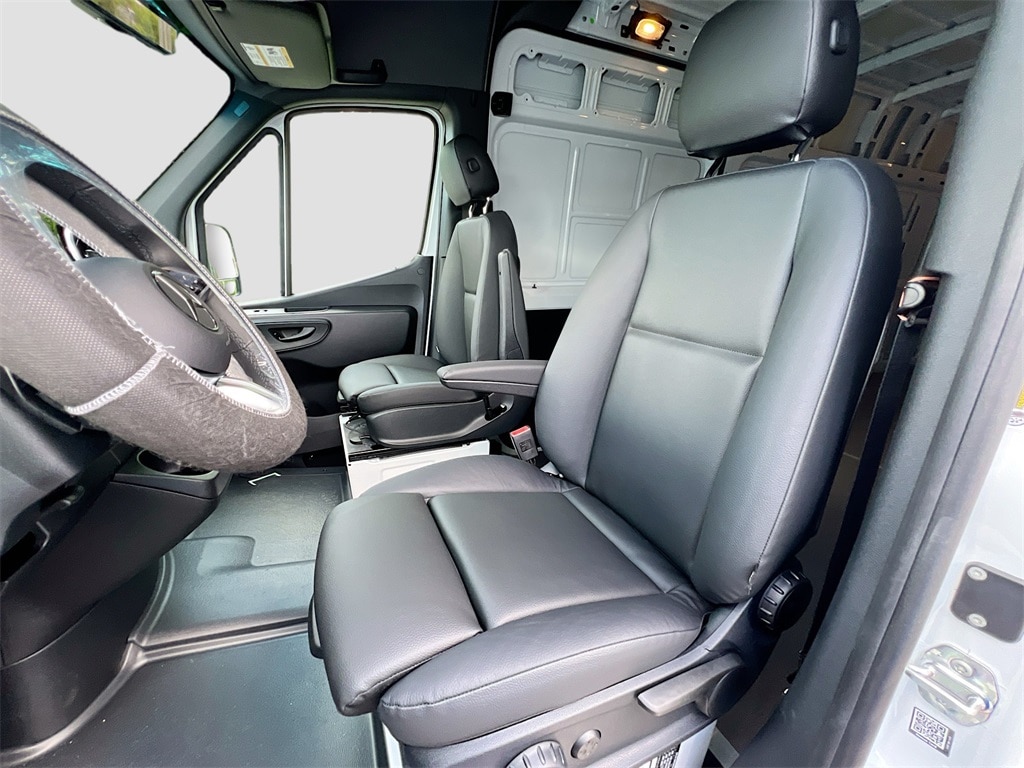 2025 Mercedes-Benz Sprinter Cargo Van Base - Photo 8