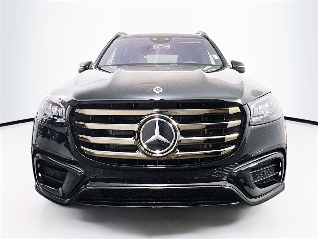 2026 Mercedes Benz GLS 580 4MATIC photo 2