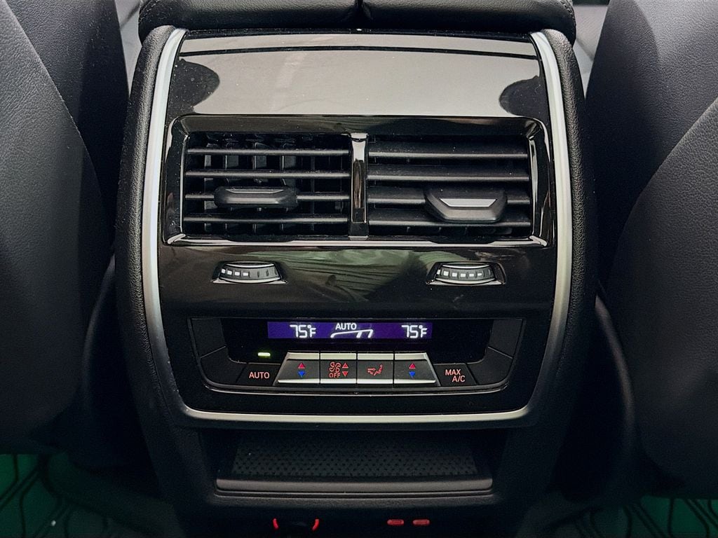 2025 BMW X5 28