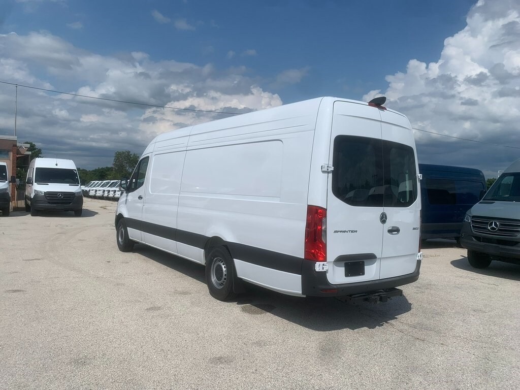 New 2025 Mercedes-Benz Sprinter 2500 High Roof 4-Cyl Diesel Van Extended Cargo Van