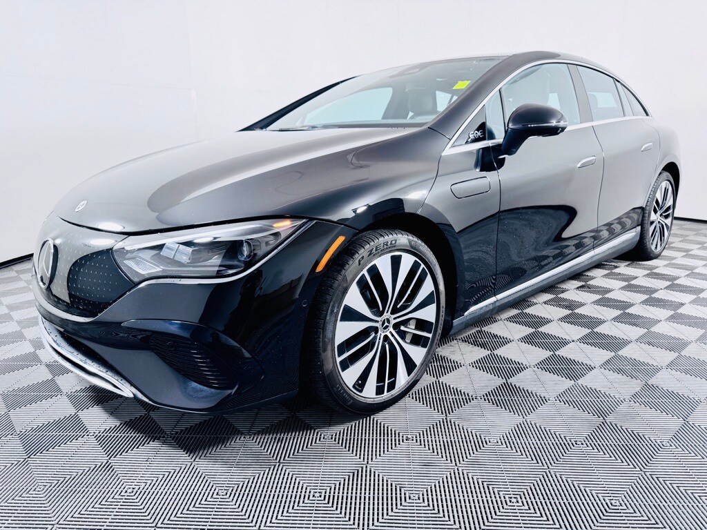 2023 Mercedes Benz EQE-Class Sedan photo 3