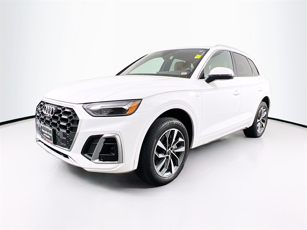 2022 Audi Q5 45 S line Premium Plus photo 3