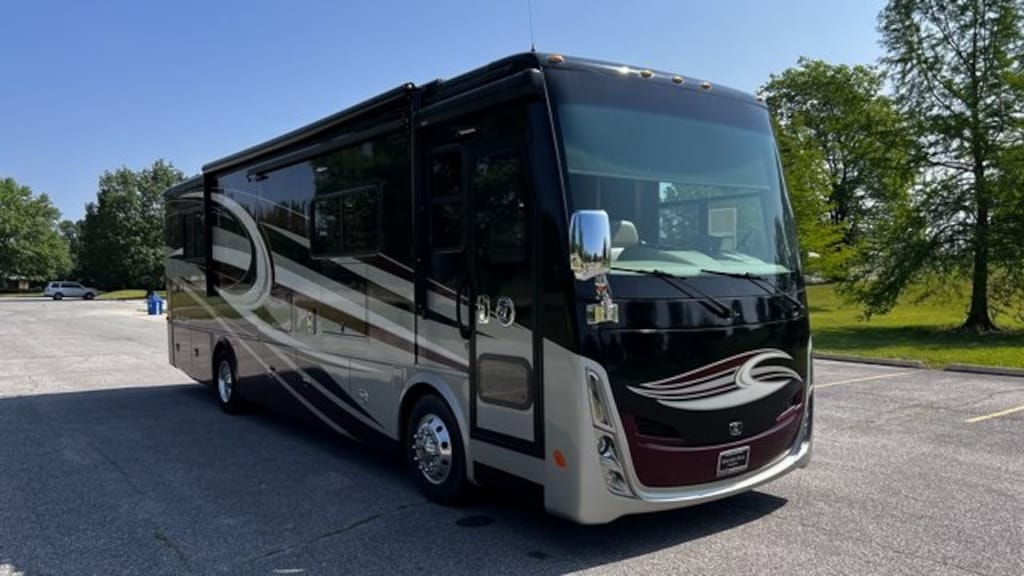 Used 2017 Tiffin Breeze 32BR RV