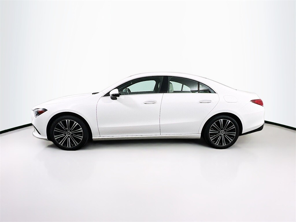 2022 Mercedes Benz CLA 250 4MATIC photo 4