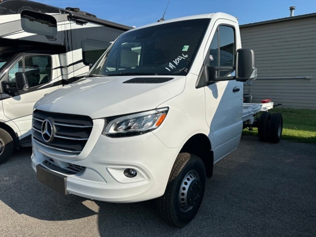 Used 2023 Mercedes-Benz Sprinter 3500XD Chassis Cab Chassis 170 WB Truck 170" WB 4WD