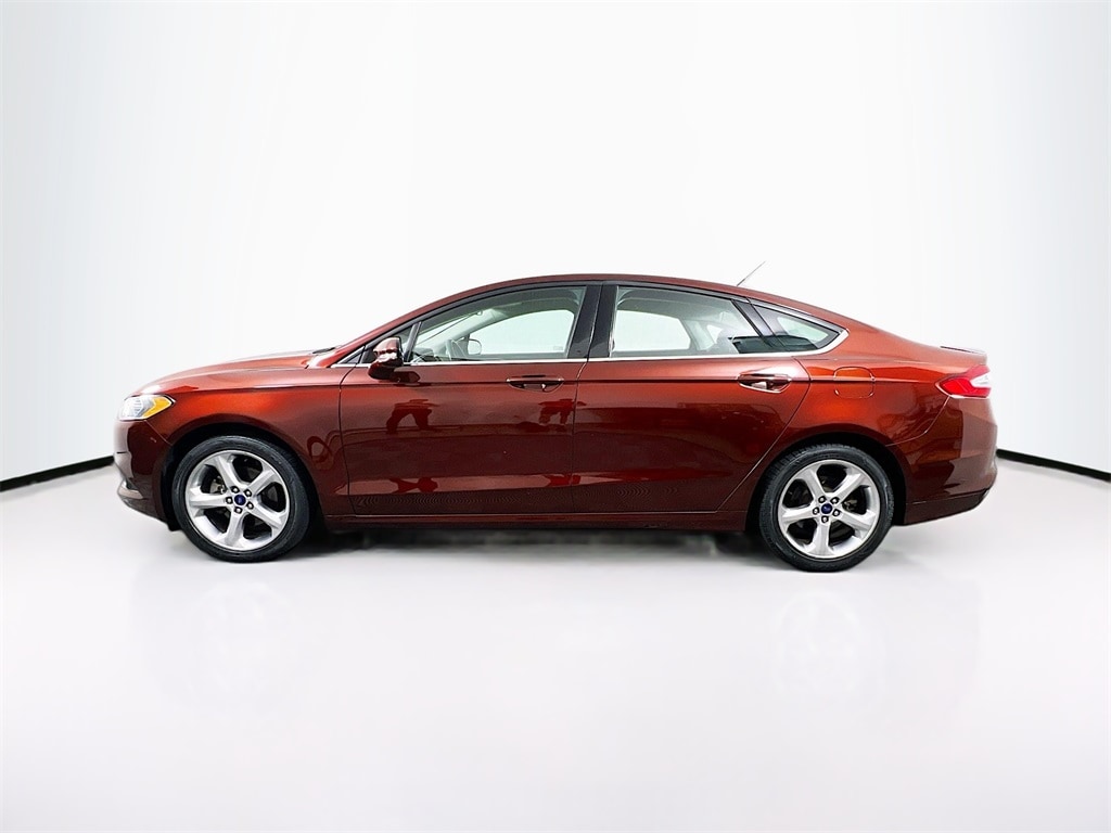 Used 2016 Ford Fusion SE Sedan