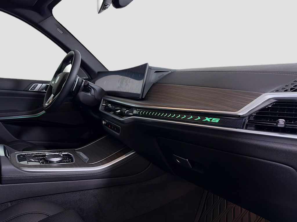 2025 BMW X5 32