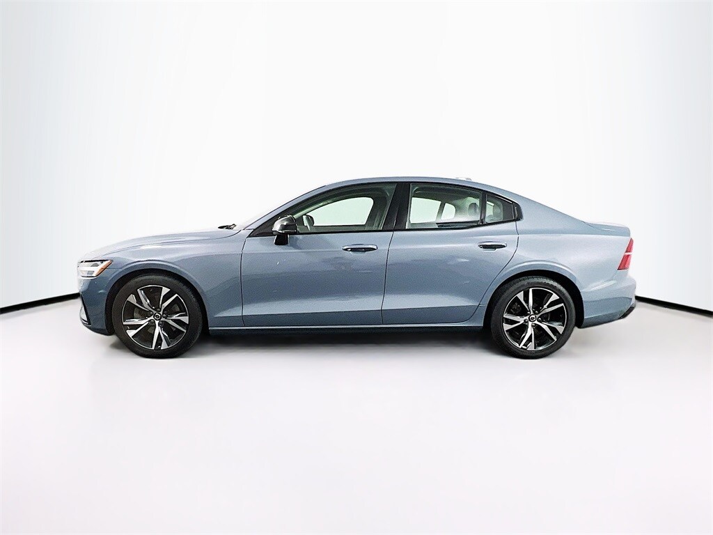 2023 Volvo S60 B5 Core photo 4