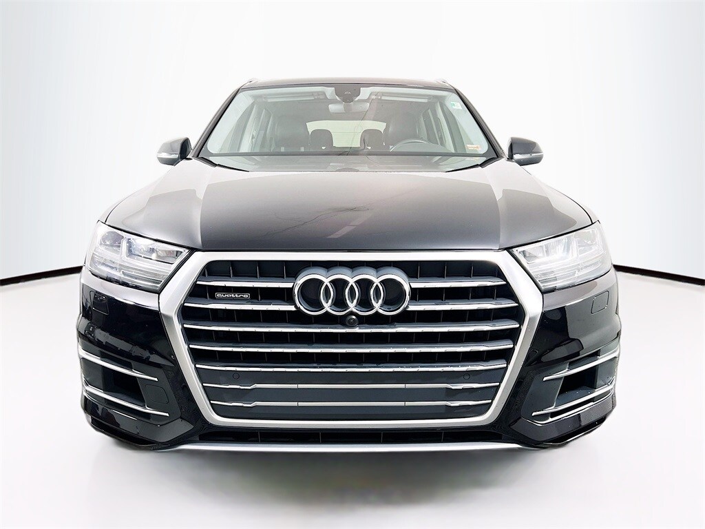 2019 Audi Q7 55 Premium Plus photo 2