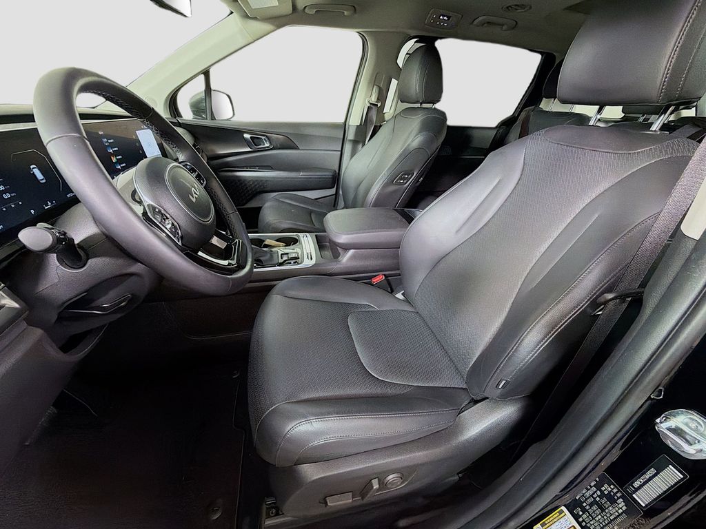 2025 Kia Carnival 12