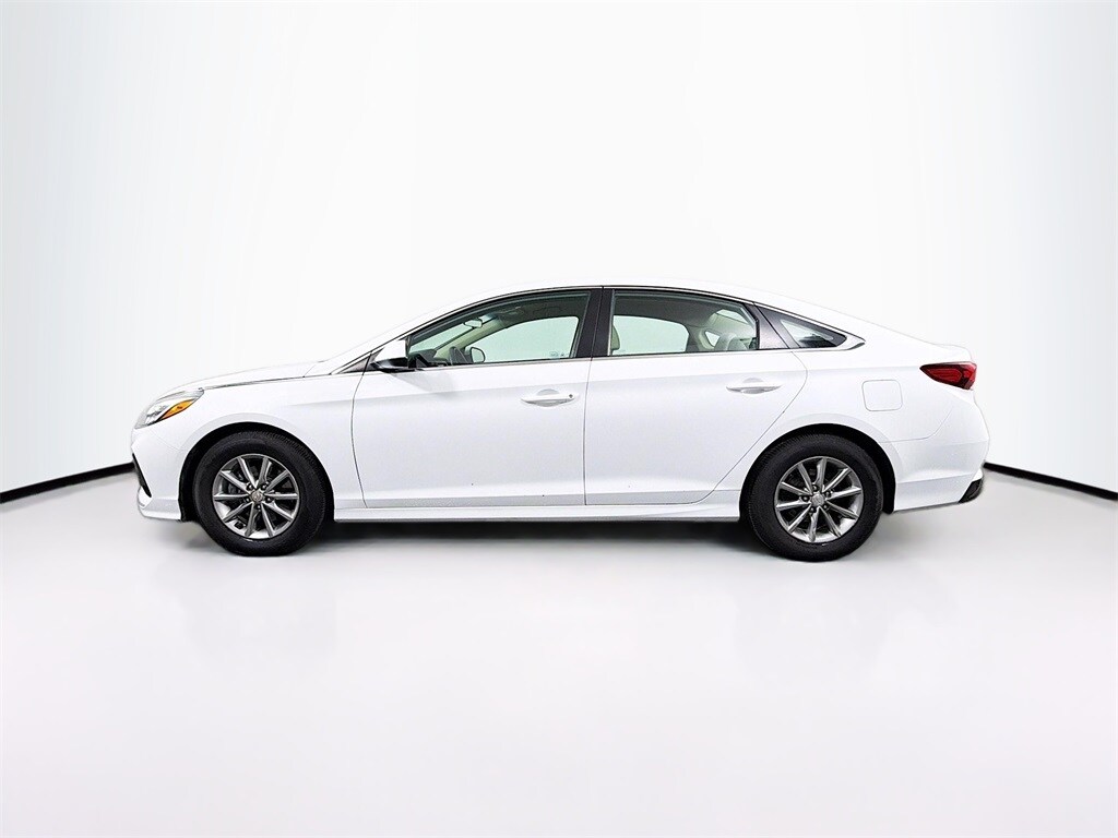 2019 Hyundai Sonata SE photo 2