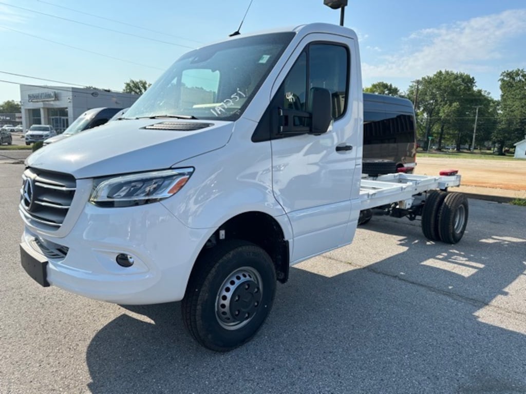 Used 2023 Mercedes-Benz Sprinter 3500XD Chassis Cab Chassis 170 WB Truck 170" WB 4WD