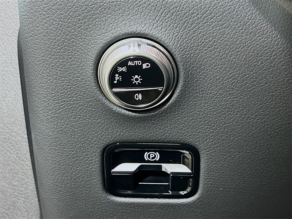 2025 Mercedes-Benz GLC AMG GLC63 S - Photo 10