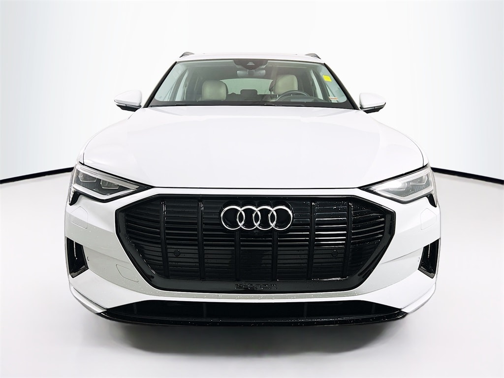 Used 2021 Audi e-tron Prestige with VIN WA1VAAGE0MB035426 for sale in Columbia, MO