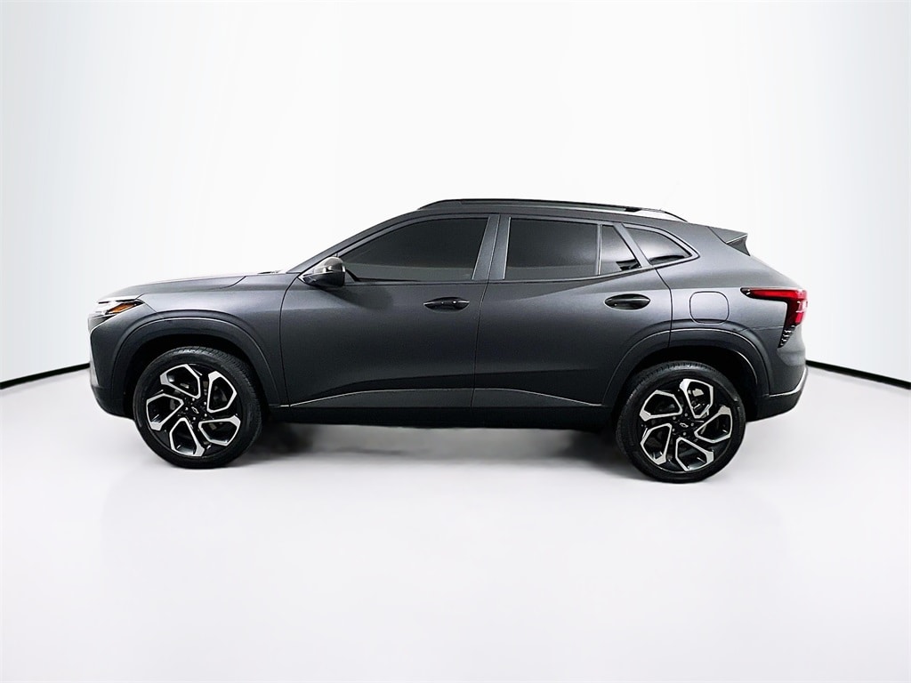 Used 2025 Chevrolet Trax 2RS SUV