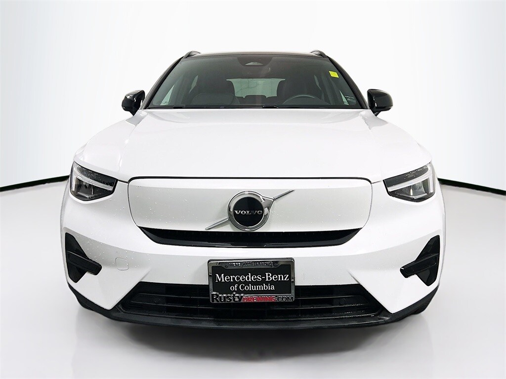 2023 Volvo XC40 Recharge Twin Core photo 2