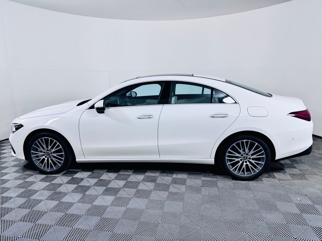2025 Mercedes Benz CLA 250 4MATIC photo 4