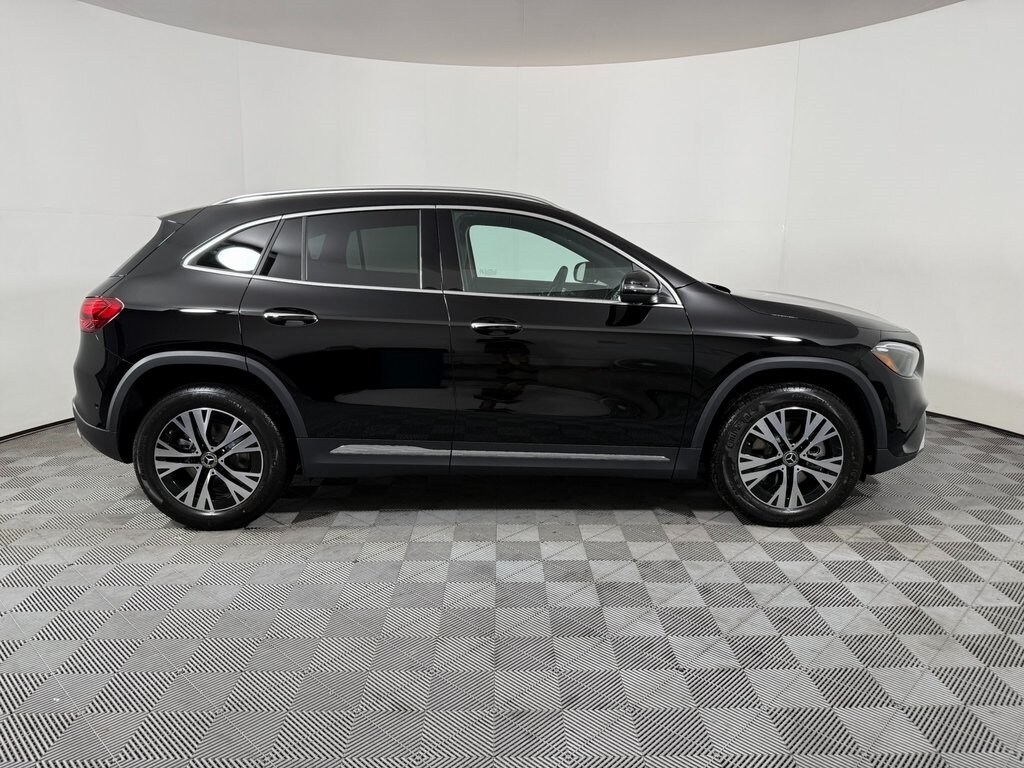 2025 Mercedes Benz GLA 250 4MATIC photo 2