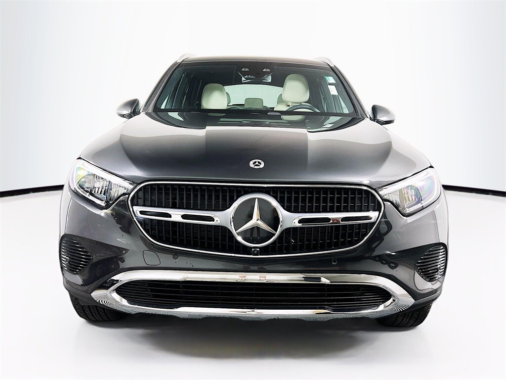 2025 Mercedes Benz GLC 350e 4MATIC photo 2
