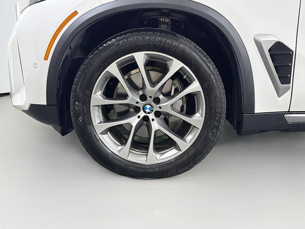 2025 BMW X5 33