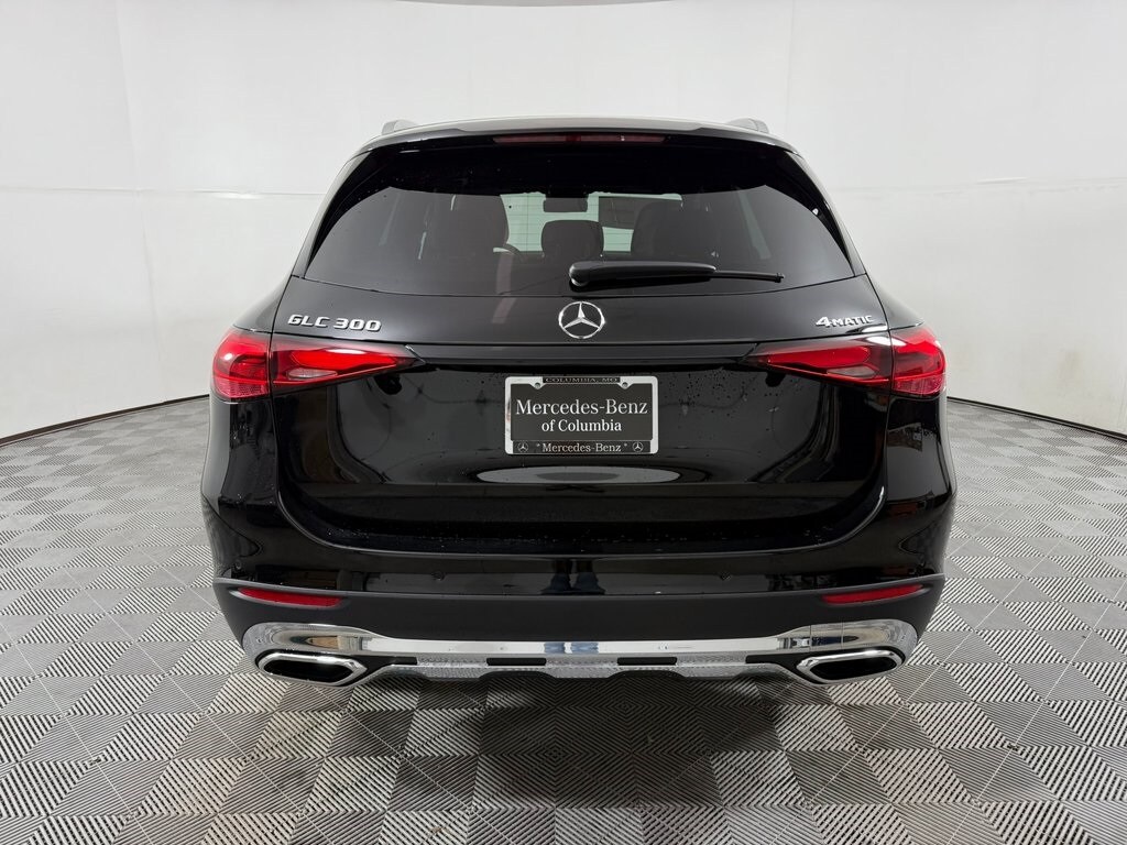 2025 Mercedes Benz GLC 300 4MATIC photo 3