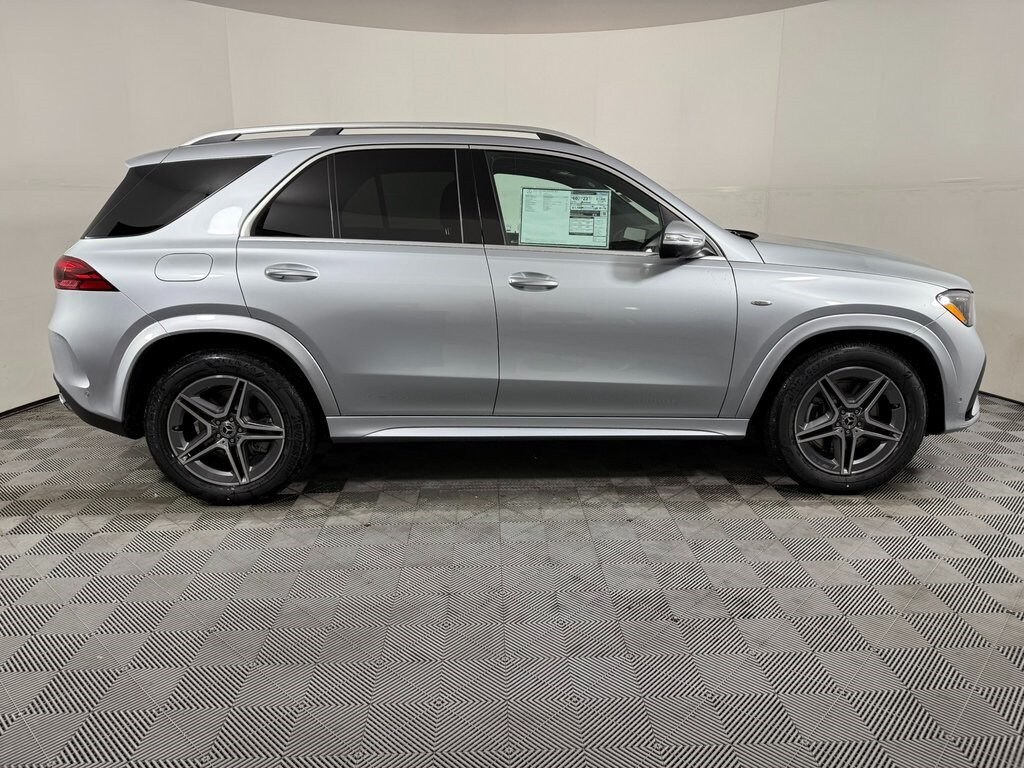 2025 Mercedes Benz GLE 450e 4MATIC photo 2