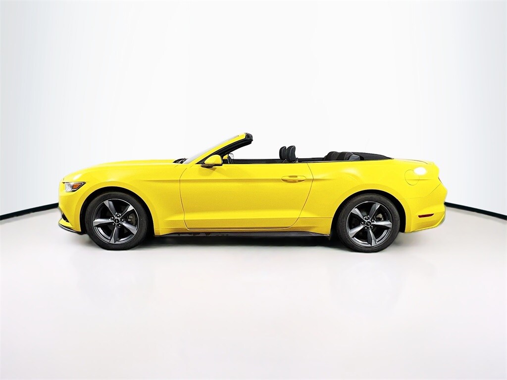 2016 Ford Mustang V6 Convertible photo 4