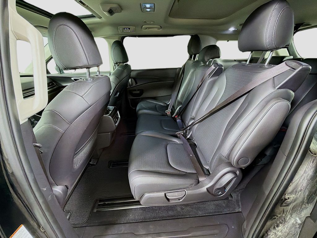 2025 Kia Carnival 25