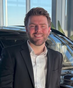 Staff member Grahm Johnson from ID_a840e280a398