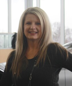 Staff member Tracy Overstreet from ID_a840e280a398