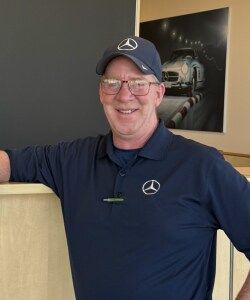 Staff member Dan Barry from ID_a840e280a398