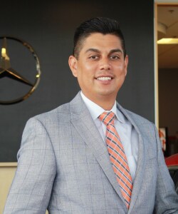 Staff member David Facio from ID_a840e280a398