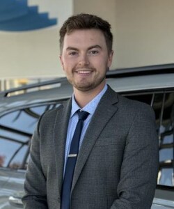 Staff member Joey Brown from ID_a840e280a398