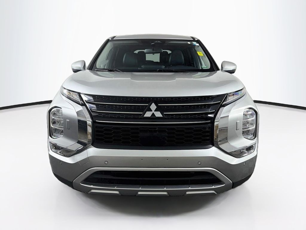 Used 2024 Mitsubishi Outlander SE Black Edition SUV