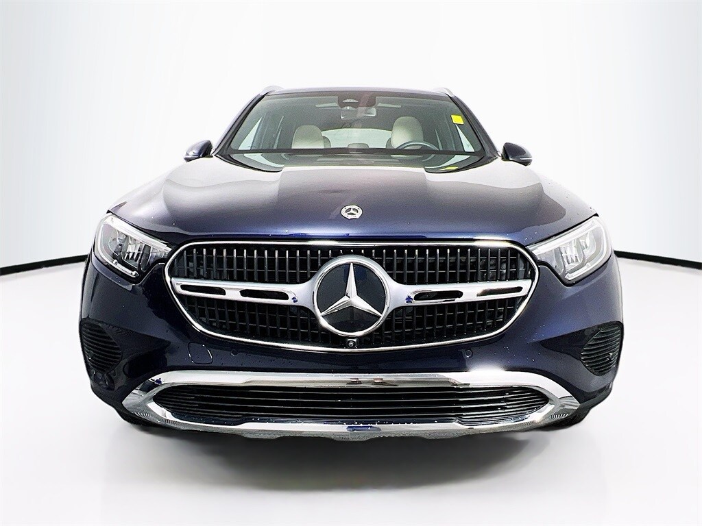 2023 Mercedes Benz GLC 300 4MATIC photo 2