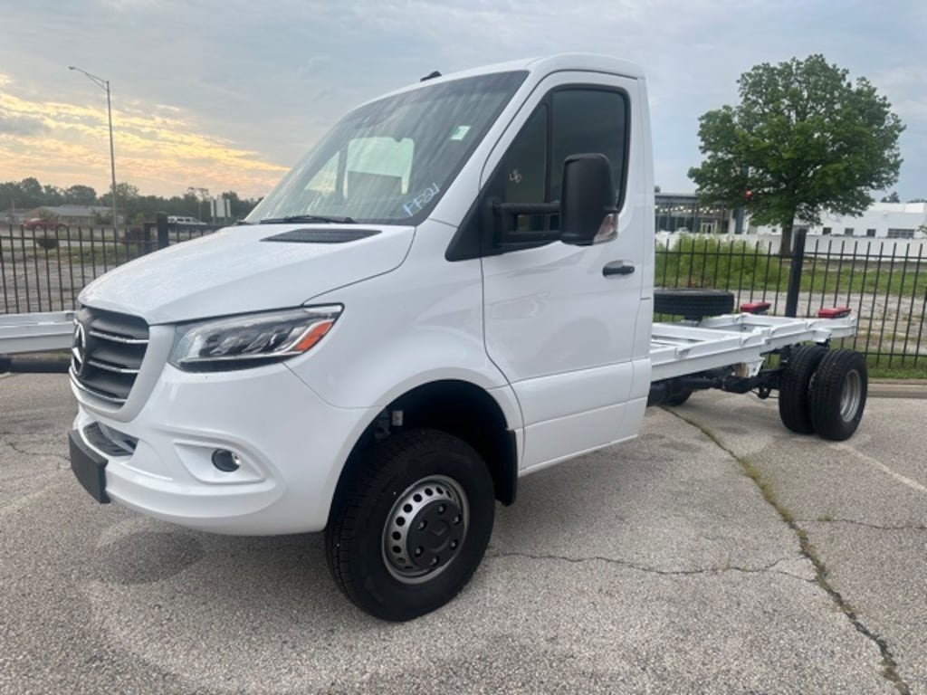 Used 2023 Mercedes-Benz Sprinter 3500XD Chassis Cab Chassis 170 WB Truck 170" WB 4WD