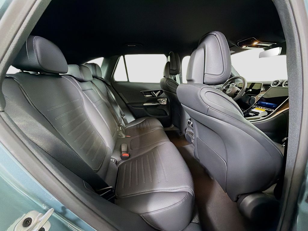 2026 Mercedes-Benz GLC 29
