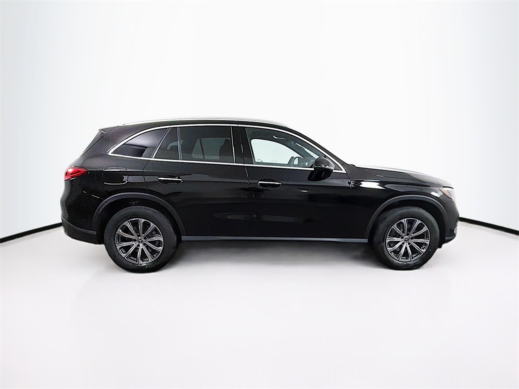2026 Mercedes-Benz GLC 8