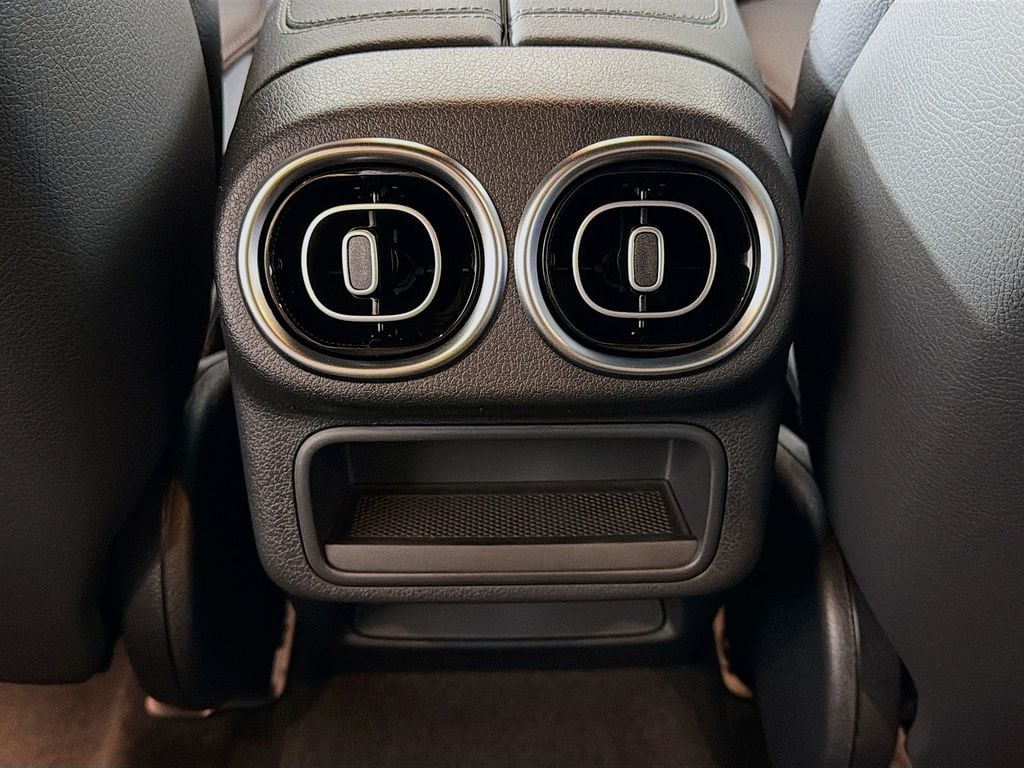 2026 Mercedes-Benz GLC 27