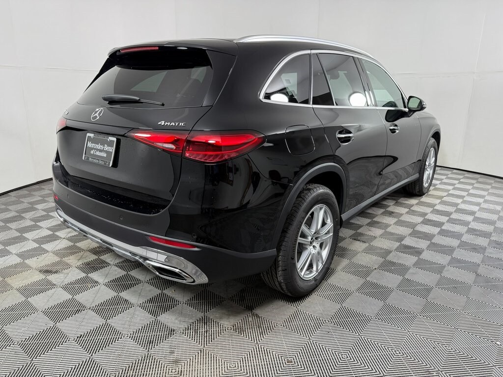 2025 Mercedes Benz GLC 300 4MATIC photo 2