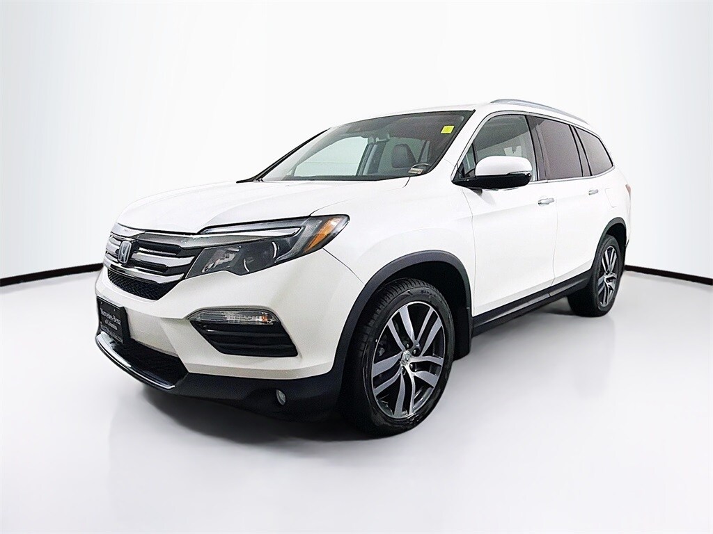 2017 Honda Pilot Elite photo 3