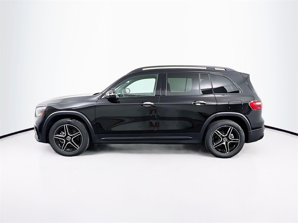 2024 Mercedes Benz GLB 250 4MATIC photo 2
