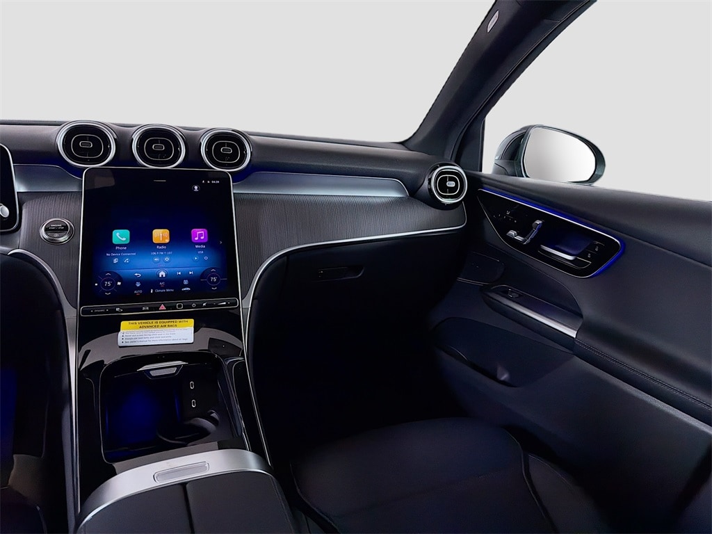 2026 Mercedes-Benz GLC 26