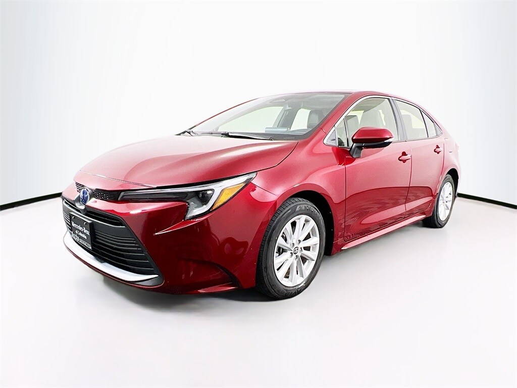 2024 Toyota Corolla Hybrid XLE photo 2