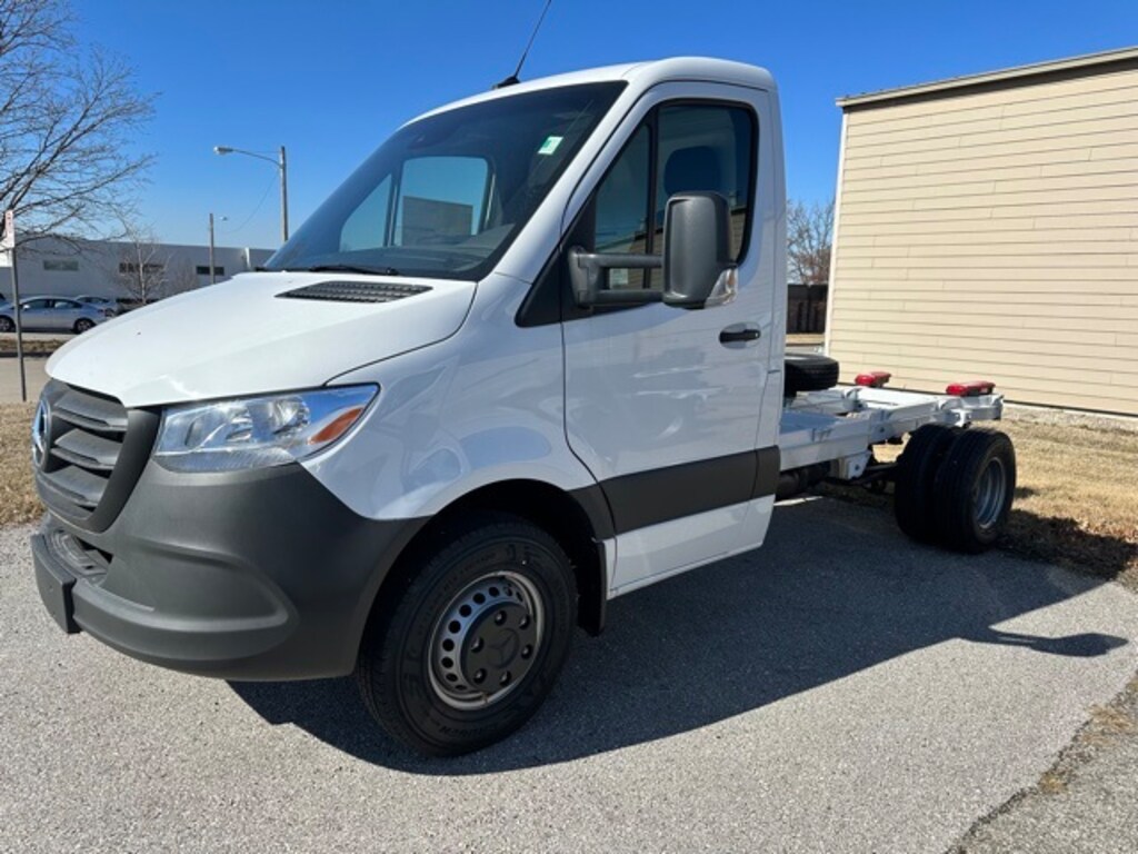New 2024 Mercedes-Benz Sprinter 4500 Chassis Standard Roof 4-Cyl Diesel HO Truck